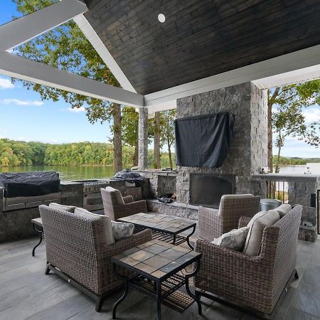 Rare Find Best Lot With Dock And Views On Lake Winchester Exterior foto