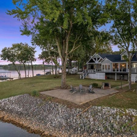 Rare Find Best Lot With Dock And Views On Lake Winchester Exterior foto