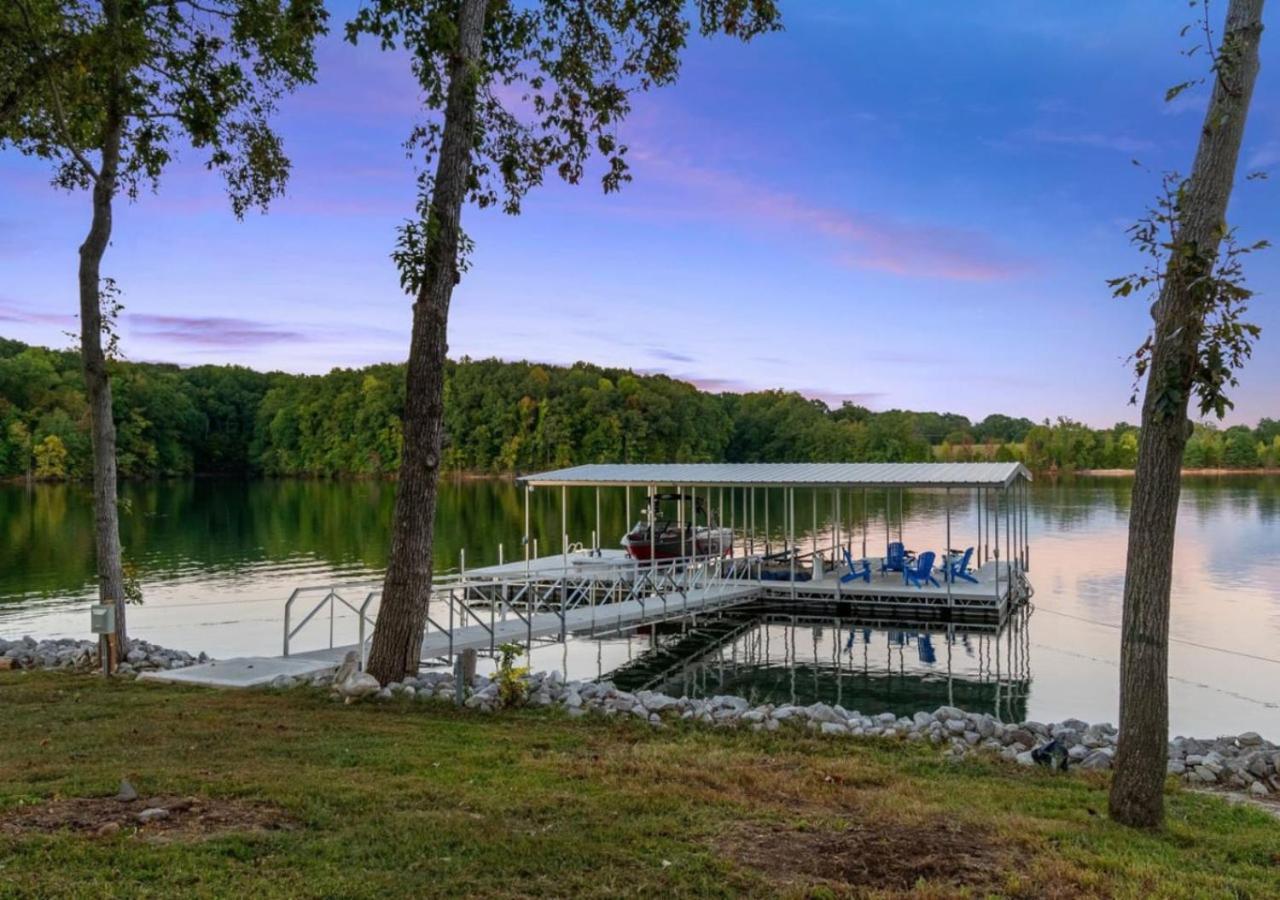 Rare Find Best Lot With Dock And Views On Lake Winchester Exterior foto