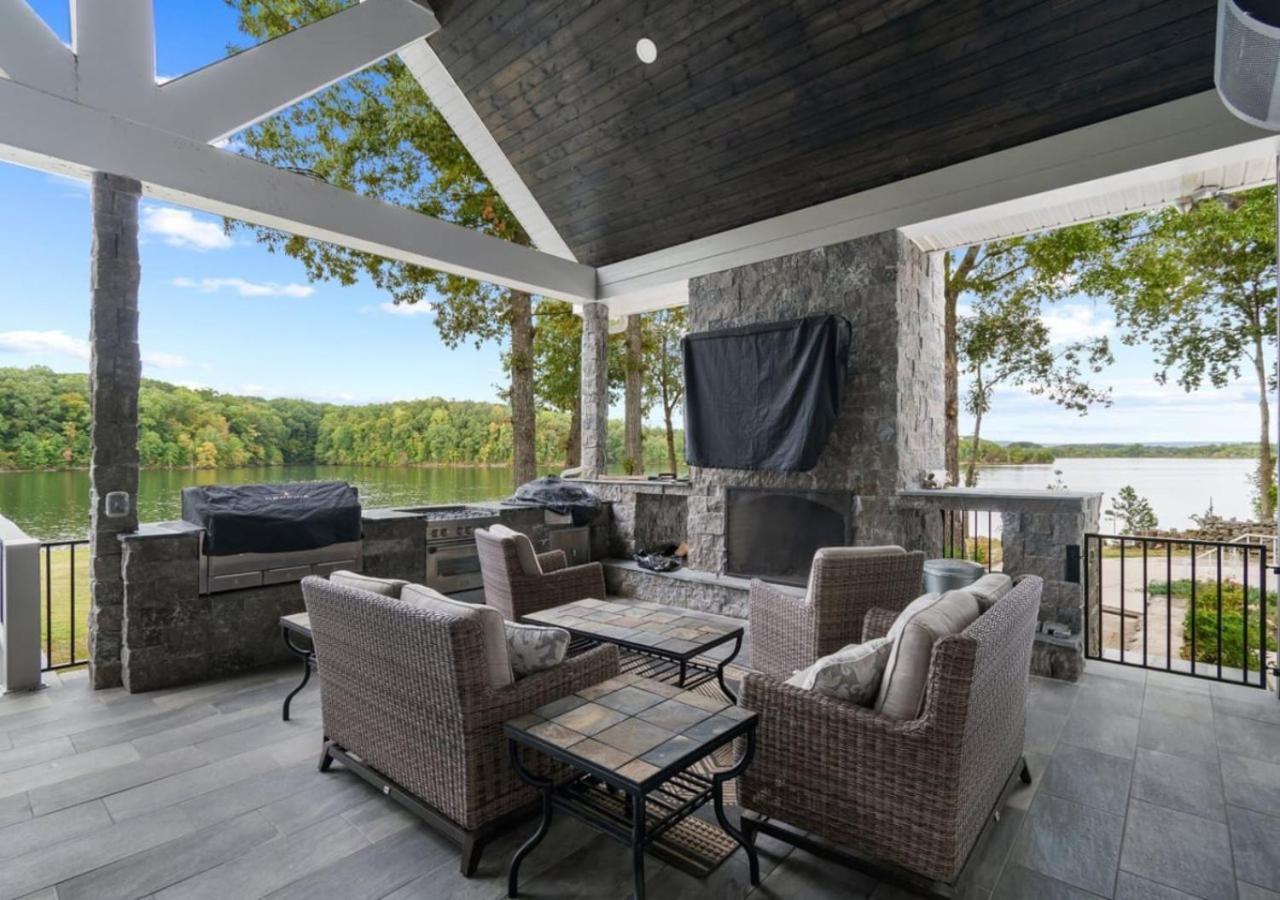 Rare Find Best Lot With Dock And Views On Lake Winchester Exterior foto