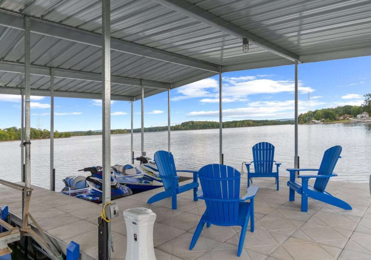 Rare Find Best Lot With Dock And Views On Lake Winchester Exterior foto
